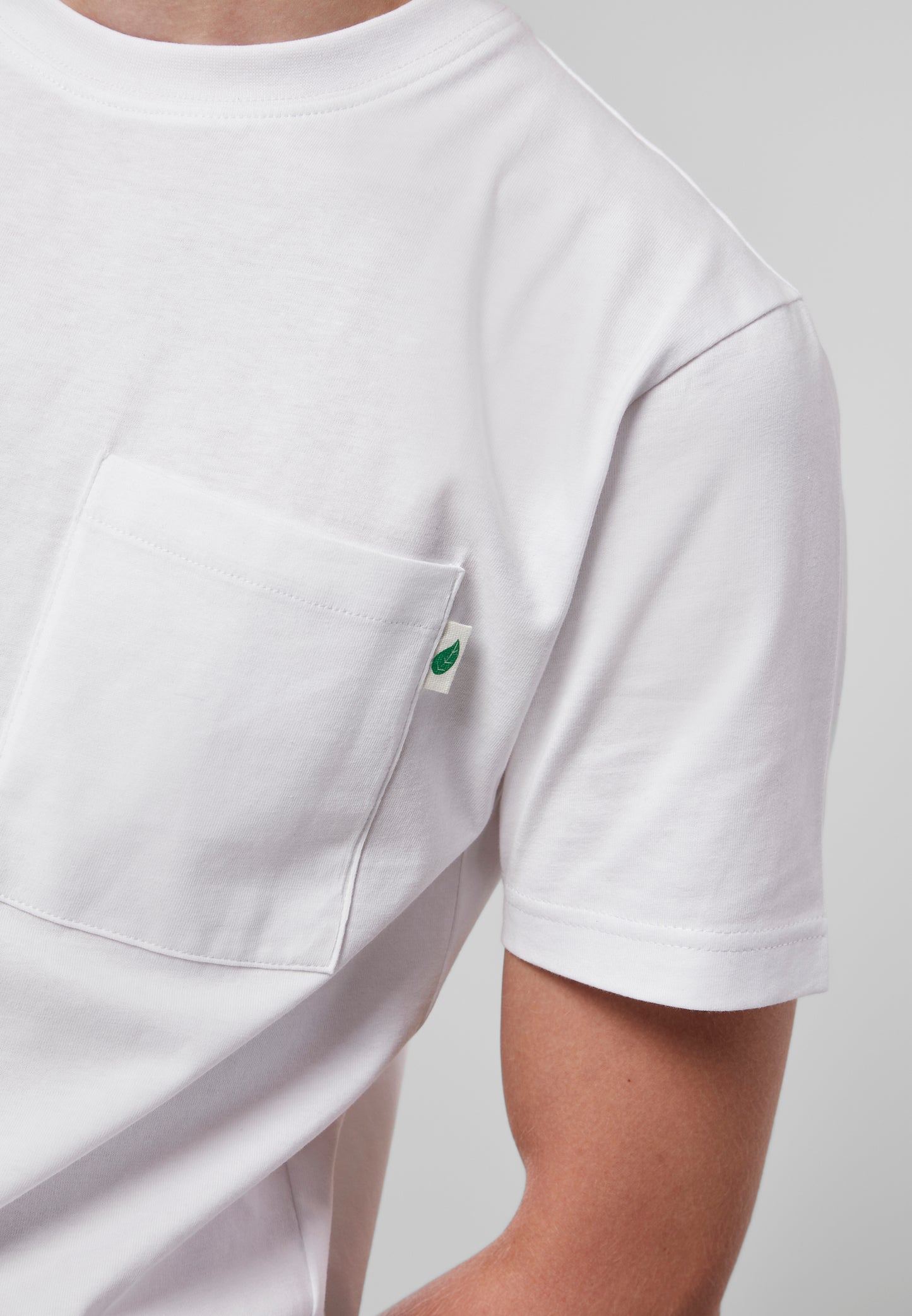 Organic Cotton Basic Pocket Tee white