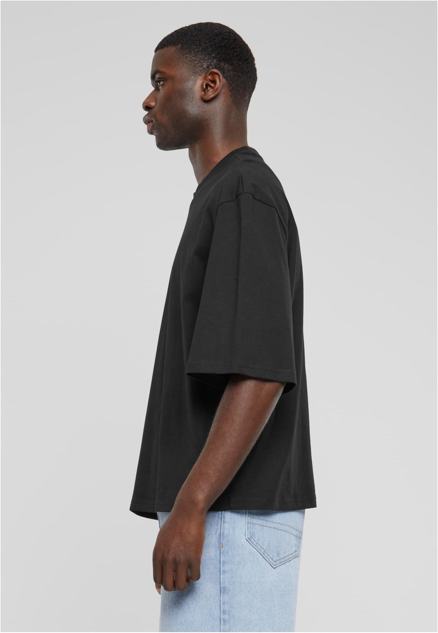 Herren Oversize T-Shirt aus Bio-Baumwolle – Cropped Schnitt Schwarz