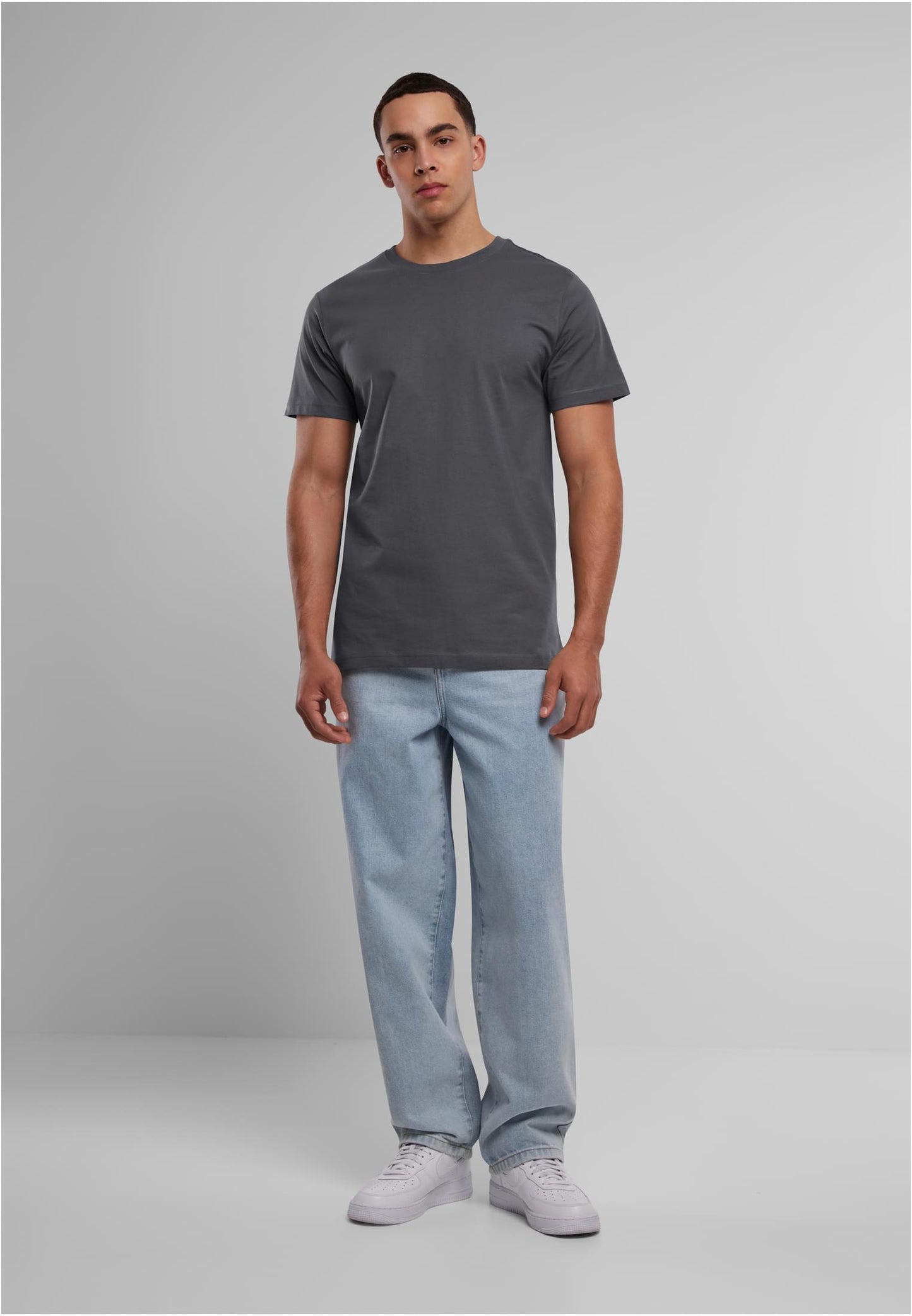 T-Shirt Round Neck magnet