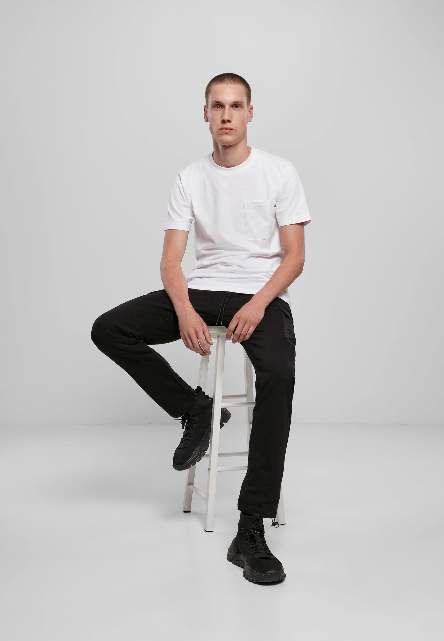 Organic Cotton Basic Pocket Tee white