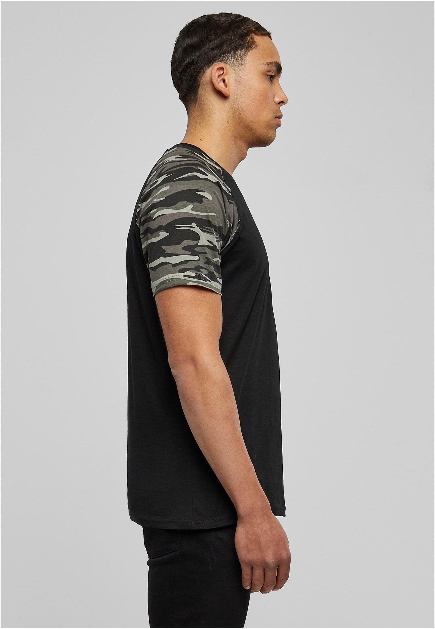 Herren Raglan T-Shirt mit Kontrastärmeln Schwarz/Darkcamo